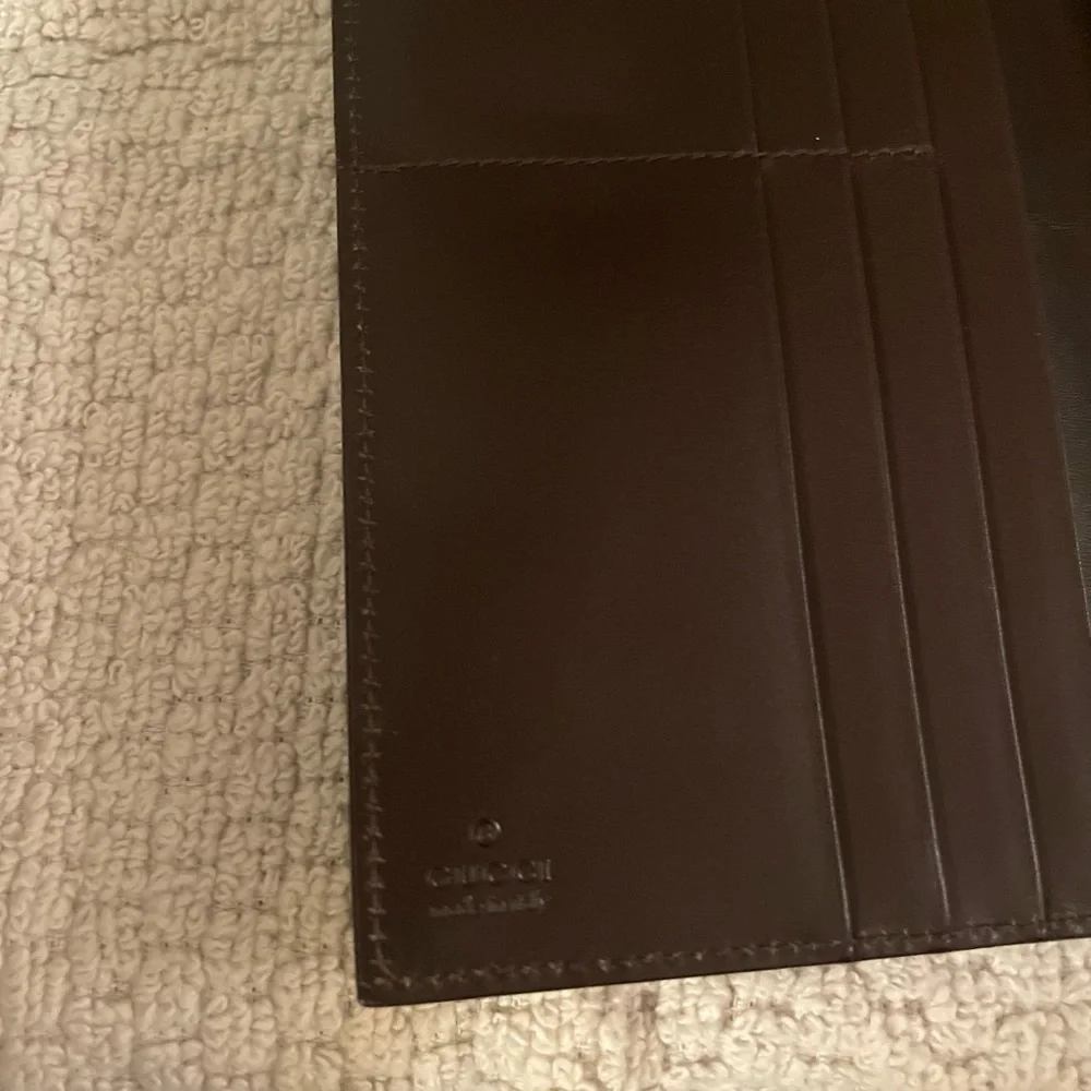 Vintage Gucci Long Leather Wallet - Picture 13 of 15